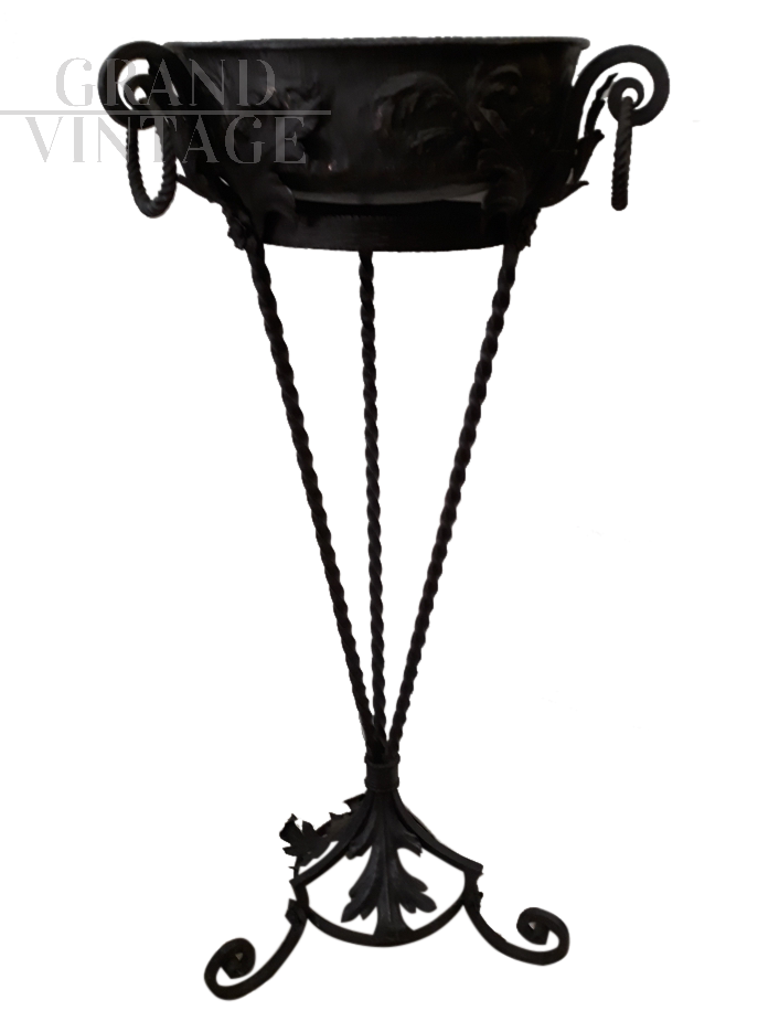 Fioriera in ferro battuto