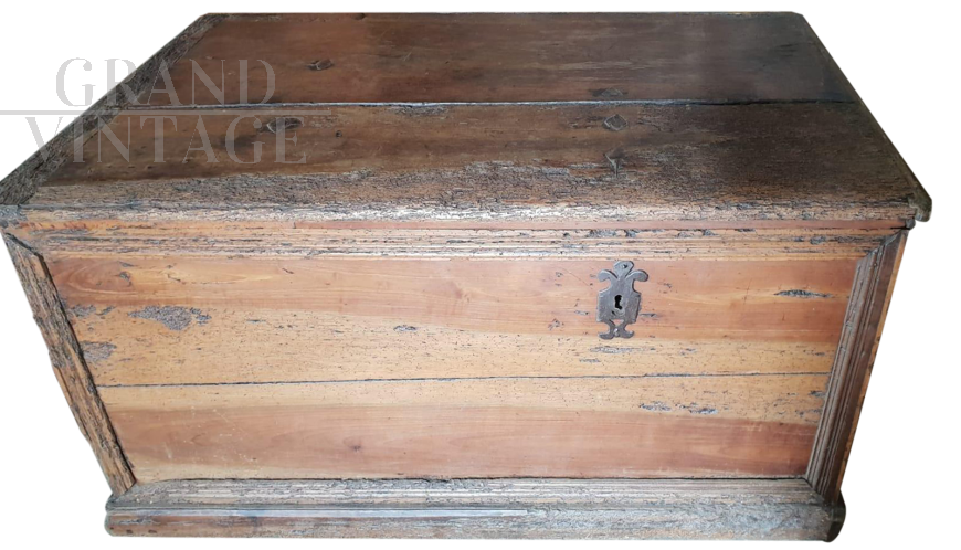 Antica cassapanca piemontese del '700