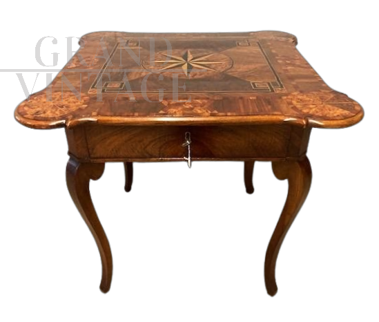 Antico tavolo da gioco intarsiato a Rolo, fine '700                            