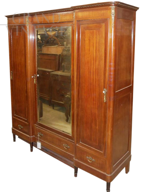 Armadio anni '30 con anta centrale a specchio