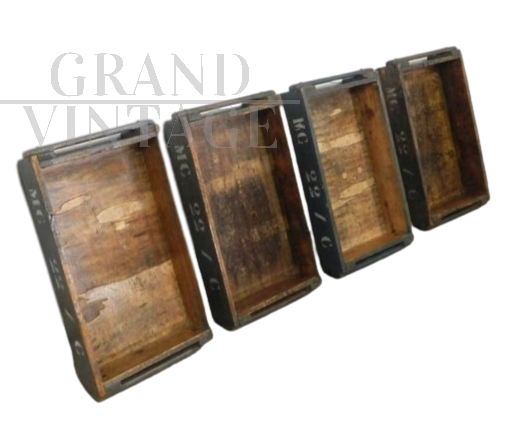 Casse militari anni '70 in legno                            