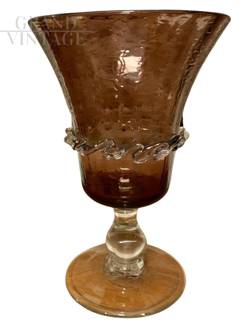 Centrotavola a forma di calice in vetro di Murano                            