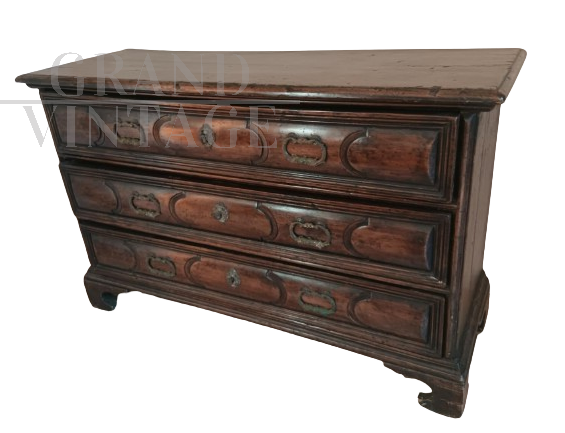 Comò cassettone intagliato dei primi del '900                            