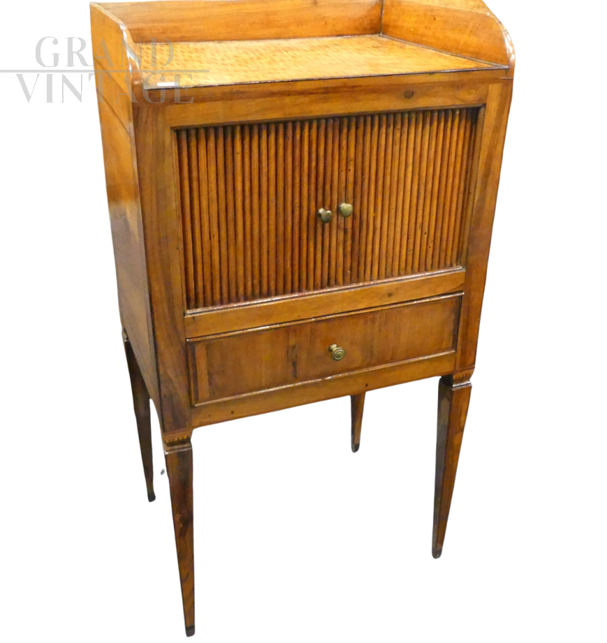 Comodino mobiletto antico con cassetto e vano a serrandina                            