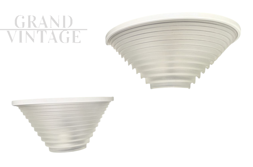 Coppia di applique Egisto di Angelo Mangiarotti per Artemide, anni '80                            
