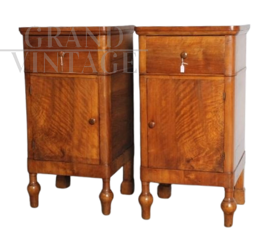 Coppia di comodini antichi Luigi Filippo in noce biondo, Italia Centrale 1850                            
