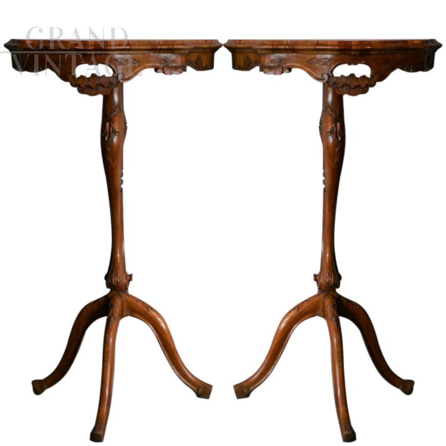 Coppia di consolle venete intagliate del '900 