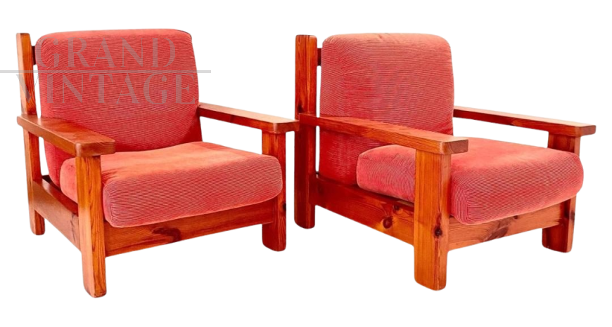 Coppia di grandi poltrone vintage in legno e velluto rosso, Italia anni '70                            
