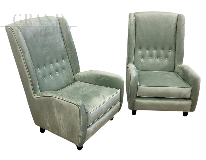 Coppia di poltrone in stile vintage in velluto verde salvia                            