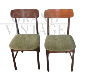 Coppia di sedie vintage imbottite con velluto verde                           
                            