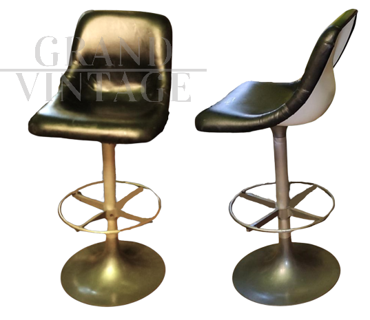 Coppia di sgabelli vintage Tulip in plastica bianca e skai nero, anni '70                            