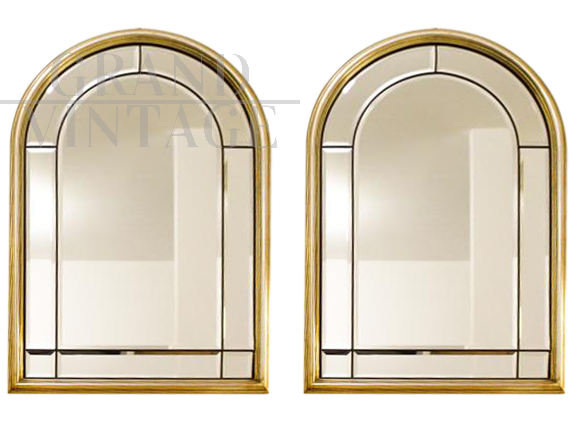 Coppia di specchi vintage bisellati in ottone e legno dorato