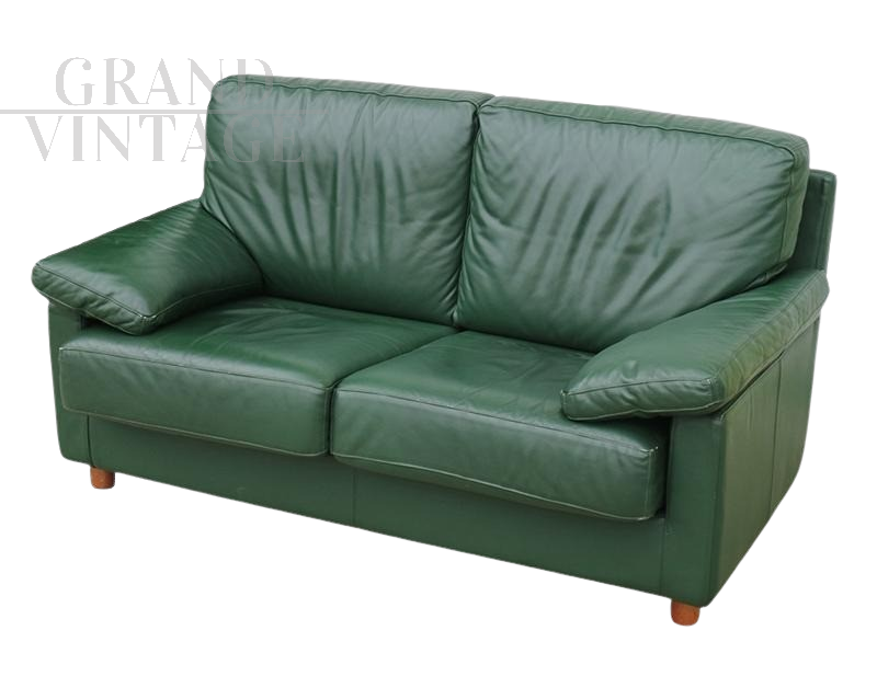 Divano in stile vintage in pelle verde                            