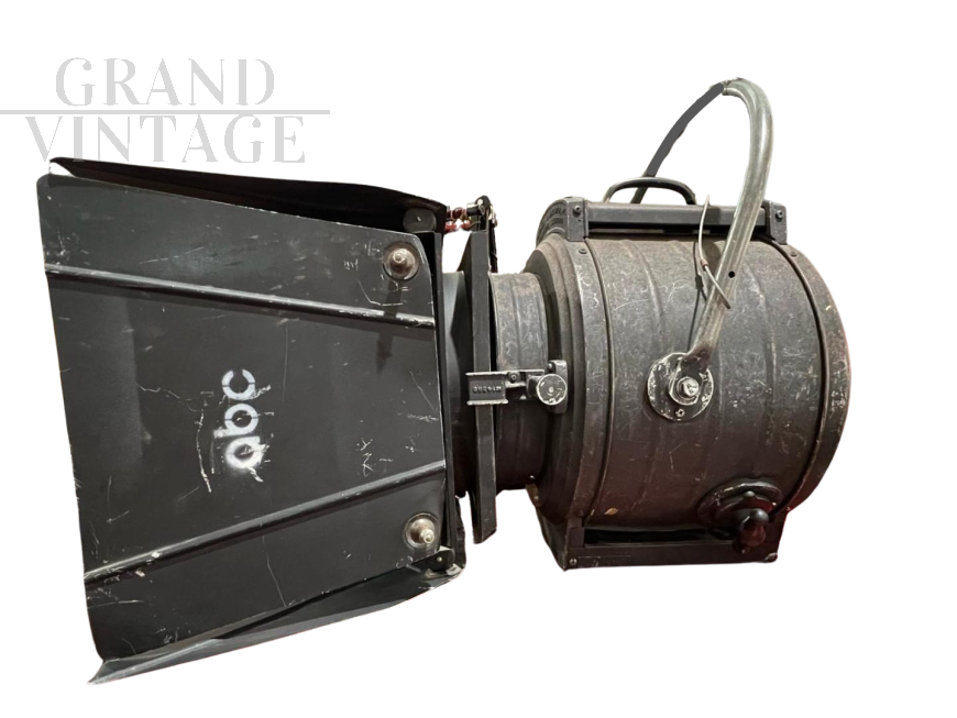 Faro cinematografico vintage proveniente da Hollywood                            