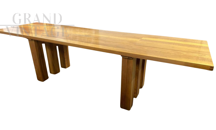 Grande tavolo La Basilica di Mario Bellini per Cassina in noce                            