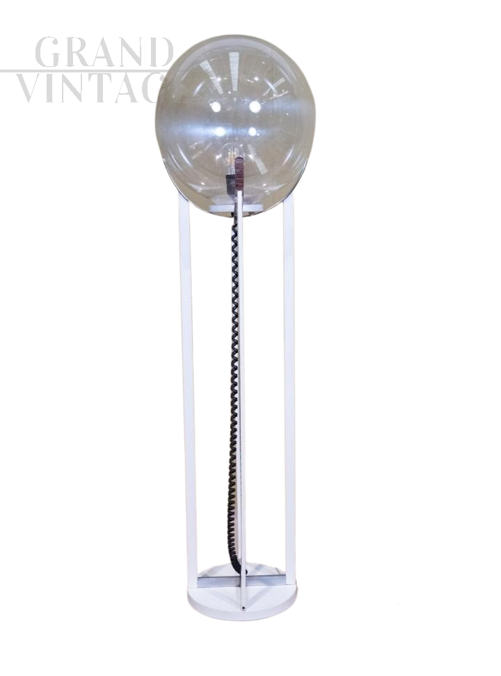 Lampada da terra in stile Saturn                            