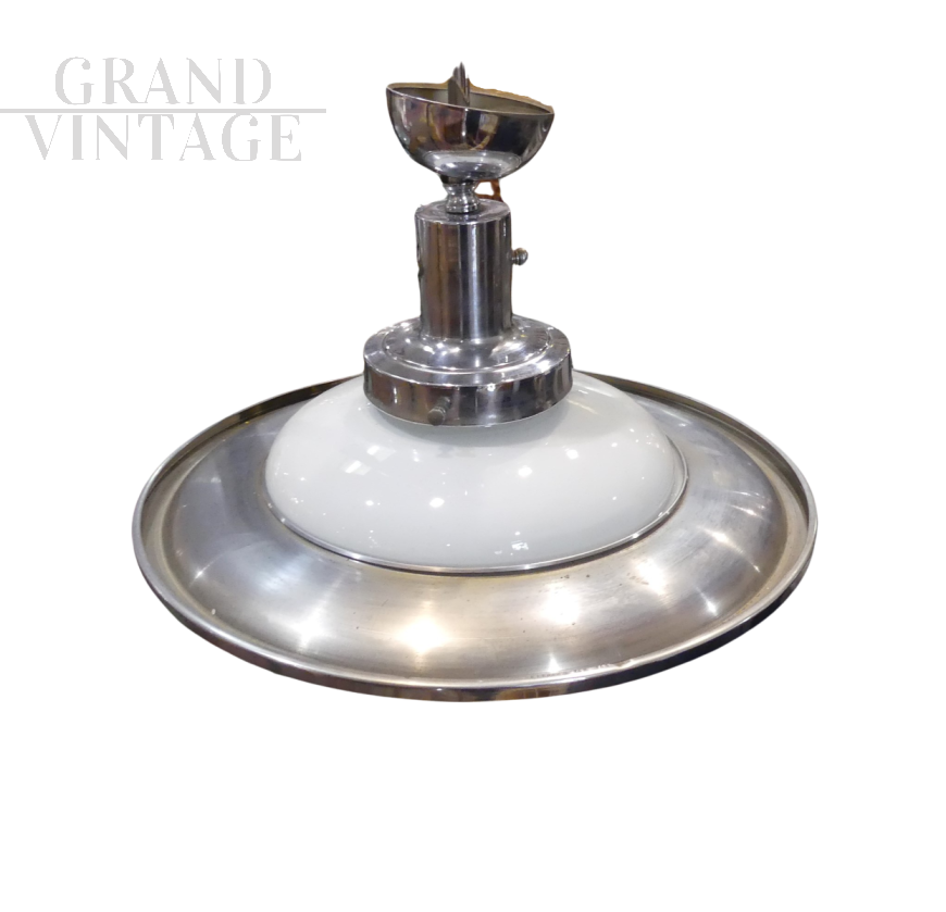 Lampadario razionalista in ottone cromato e vetro opalino, anni '40                            