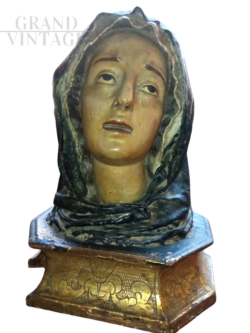 Mezzo busto di Madonna Addolorata in legno policromo, Napoli inizio '600                            