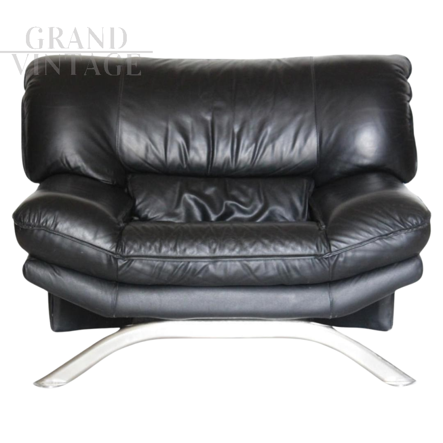 Poltrona design di Nicoletti Salotti per Avanti in pelle nera ed acciaio                            