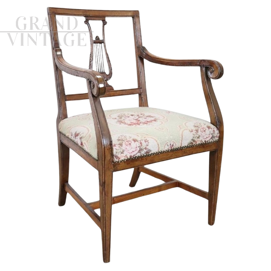 Poltrona antica di epoca Luigi XVI in noce, XVIII secolo                            