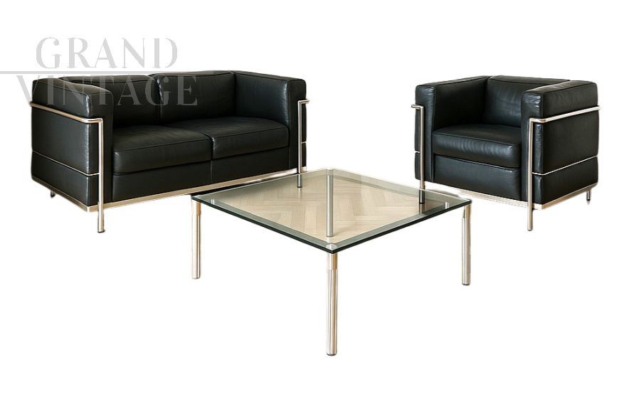 Salottino Le Corbusier con poltrona LC2, divanetto LC3 e tavolino LC10                            