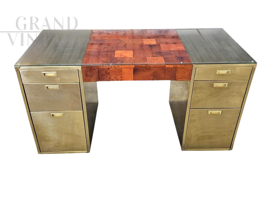 Scrivania design in ottone e radica con cassettiera                            