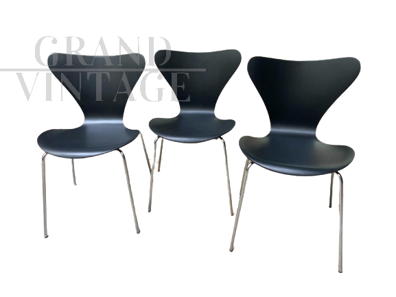 Set di 3 sedie di Arne Jacobsen modello 3107 - series 7