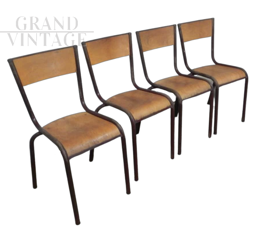 Set di 4 sedie Mullca bordeaux impilabili con seduta in legno chiaro, anni '60                            