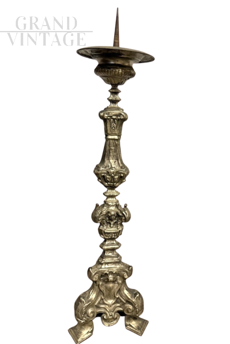 Splendido candeliere del XVIII secolo in metallo argentato                            