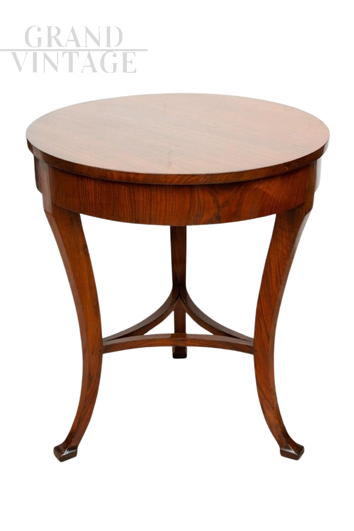 Tavolino antico Luigi XVI Napoletano in radica di noce, XVIII secolo                            