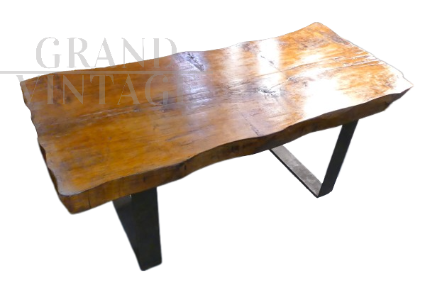 Tavolino da salotto con piano in legno spesso di ciliegio in asse unica                            