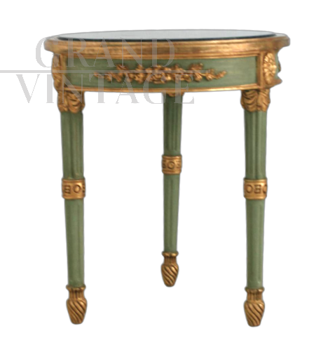 Tavolino in stile Luigi Filippo laccato verde e oro con piano rotondo in marmo                            