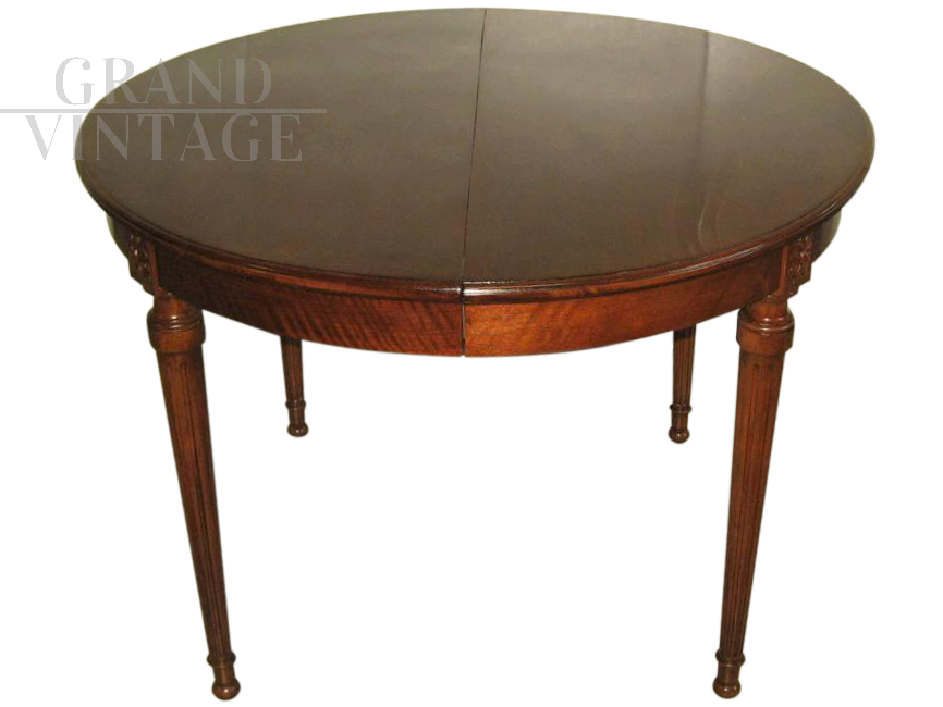 Tavolo antico ovale allungabile in noce, fine del 1800