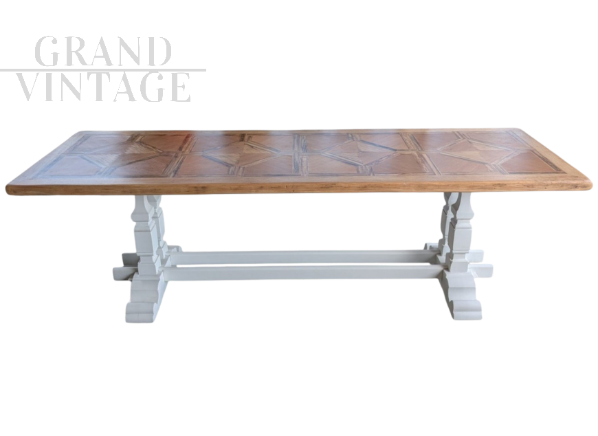 Tavolo vintage artigianale con piano intarsiato                            