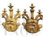 Antica coppia di grandi applique in legno dorato e intagliato, XIX secolo                            