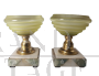 Coppia di vasi coppe in vetro su base in marmo