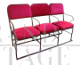 Fila di 3 sedie da teatro italiane in velluto rosso anni '30                            