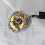 Spilla anni '60 in oro a forma di viola con diamanti e zaffiro                            