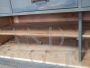 Bancone industriale vintage in legno con 8 cassetti