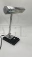 Lampada da scrivania art déco in metallo cromato e legno                            