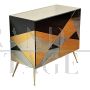 Credenza a 2 ante con geometrie di vetri specchiati