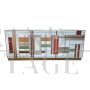 Credenza a 4 ante in vetro bianco con sezioni colorate e ottone                           