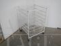 Carrello espositore vintage in metallo bianco con cassetti                            