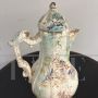 Caffettiera o versatoio antico in ceramica di Albisola dipinta, XVIII secolo