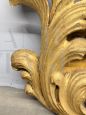 Antica coppia di grandi applique in legno dorato e intagliato, XIX secolo