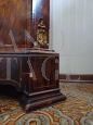 Credenza antica vittoriana con due ante a vetro