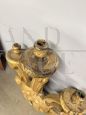 Antica coppia di grandi applique in legno dorato e intagliato, XIX secolo