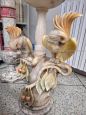 Lampada da terra art déco in alabastro scolpito con pappagalli