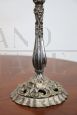 Coppia di candelabri in metallo argentato, anni '80