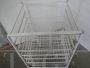 Carrello espositore vintage in metallo bianco con cassetti